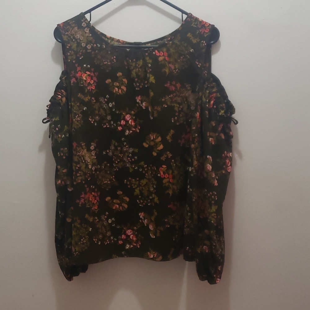 Floral, cold shoulder top